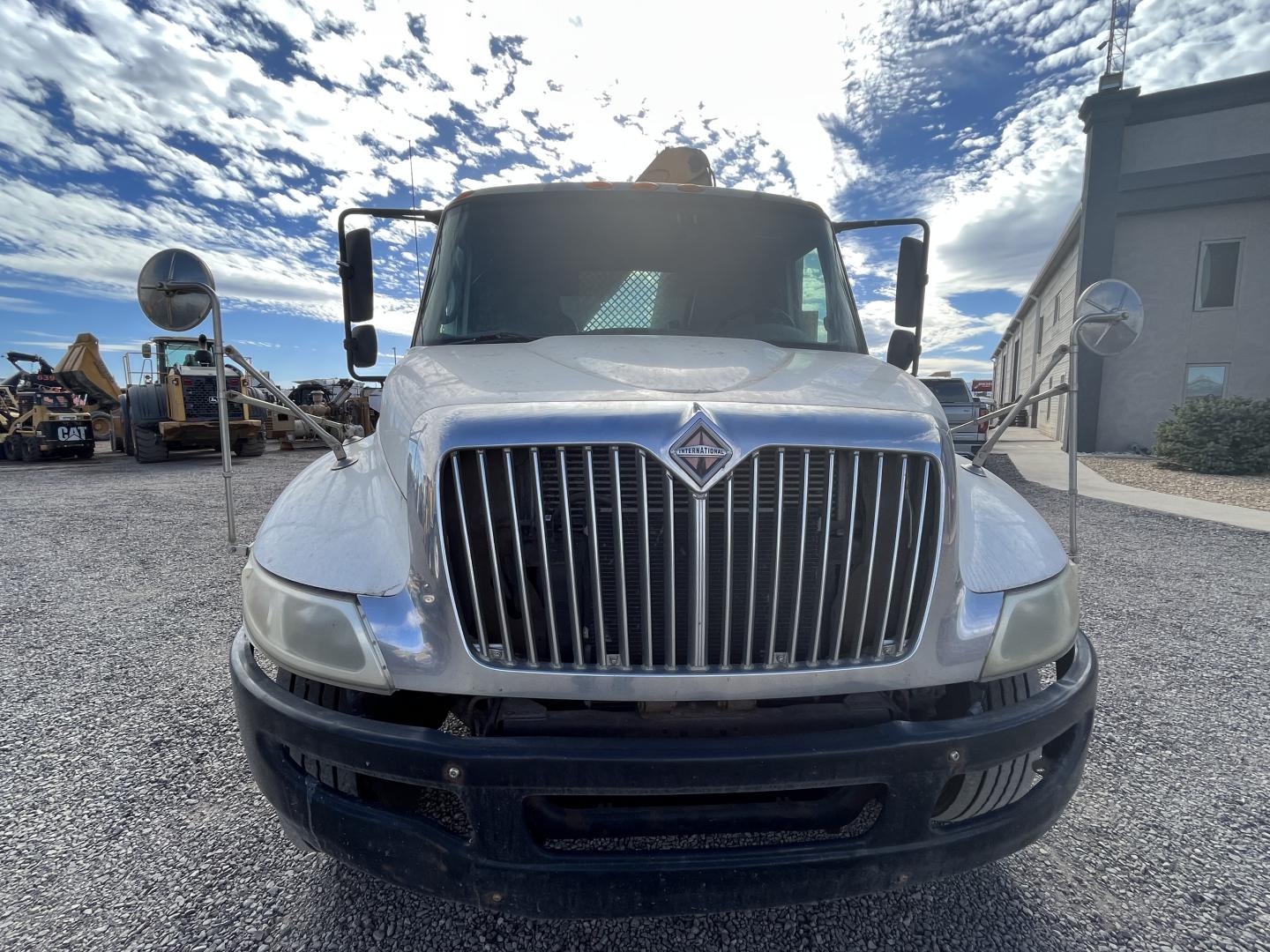 ./imagenes/INVOICE/2019/17415/CAMION INTERNATIONAL 4400 6X4 CON GRUA ARTICULADA COPMA 2000  (41).JPG